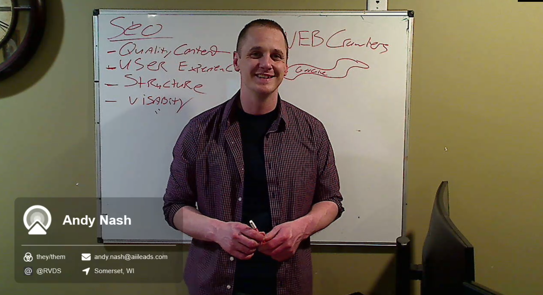 A Instructer teaching Seo to a class